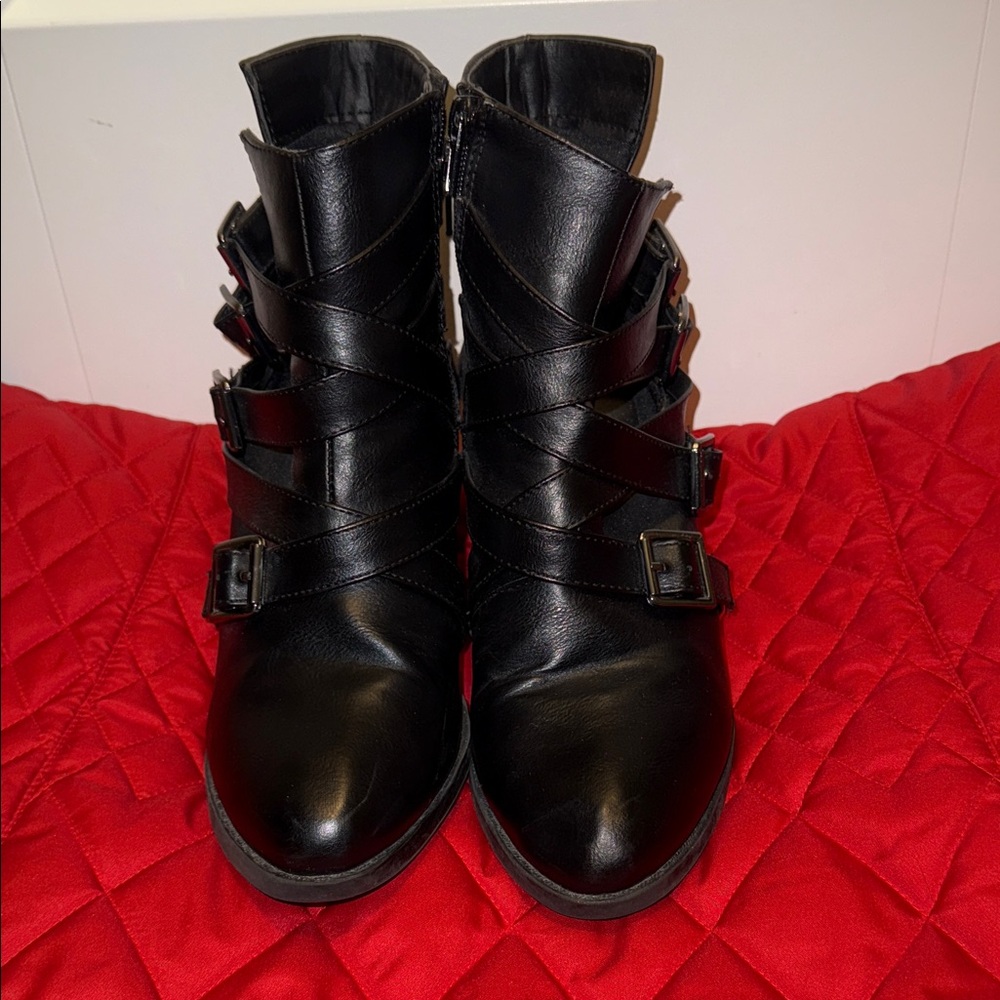 Etc! Black Women's Ankle Boots with Buckles 8
